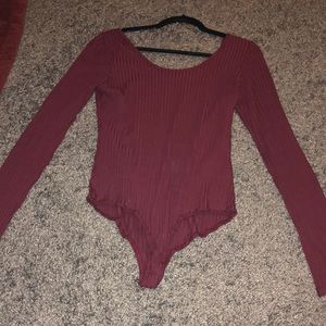 Scoop back maroon NYTT bodysuit